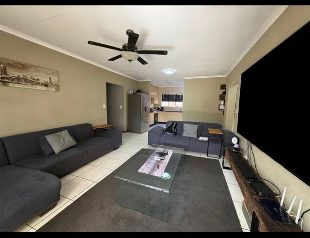 3 BEDROOM TOWNHOUSE FOR SALE IN DUNCANVILLE